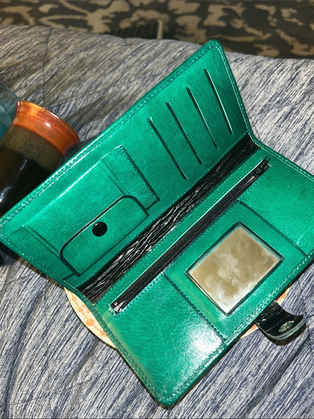New green leather Hand-Painted Floral Green Wallet - Picture 8 of 16
